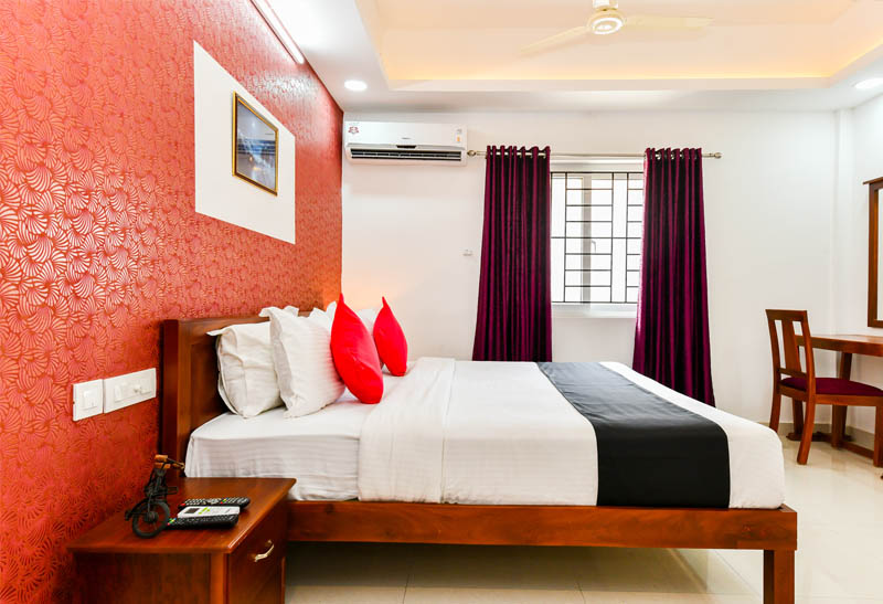 hotel near PVS hospital Cochin
